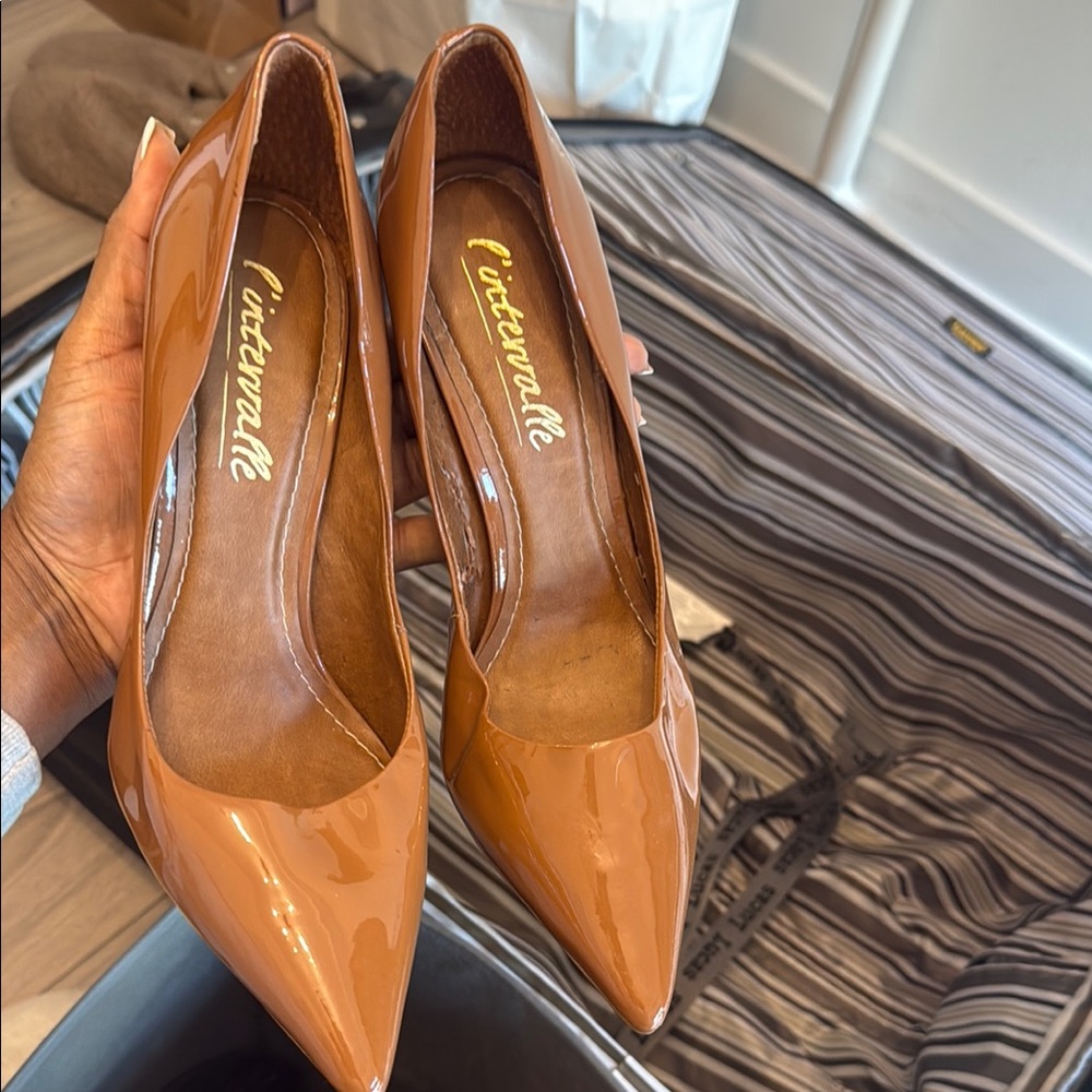 L'INTERVALLE Caramel Patent Leather Heels